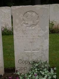 Etaples Military Cemetery - Connolly, Michael